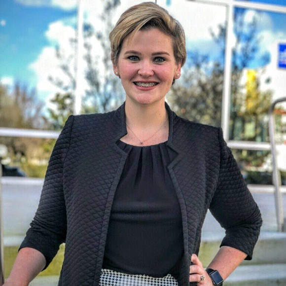 Meet your Posher, Madison - Picture 1 of 1